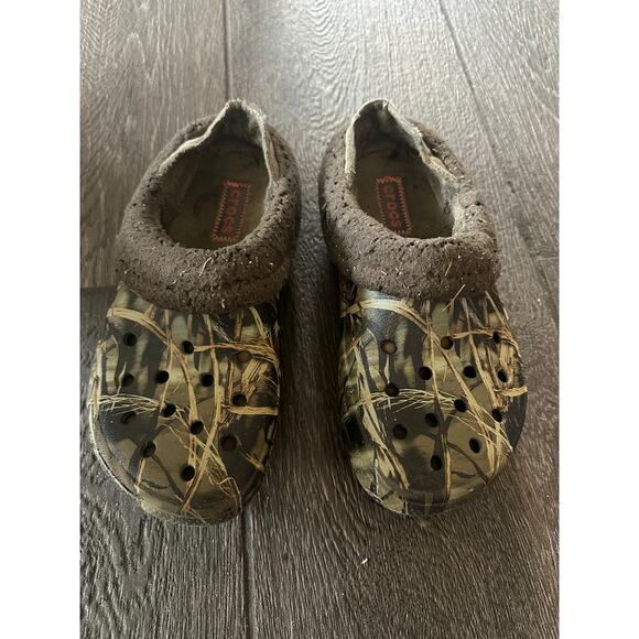 Camoflauge Fuzzy Crocs Men's Size 7 - Picture 1 of 3